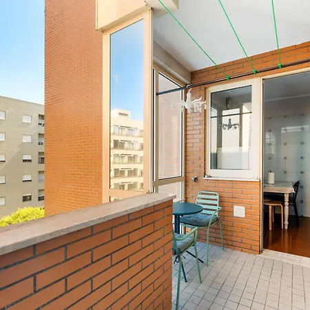 Guestready - Charming Retreat With Balcony Braga